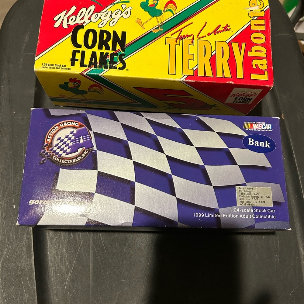 Terry Labonte Corn Flakes 1/24 scale Red and Yellow Race Car Toy. 1 of 7512 made - Picture 9 of 14